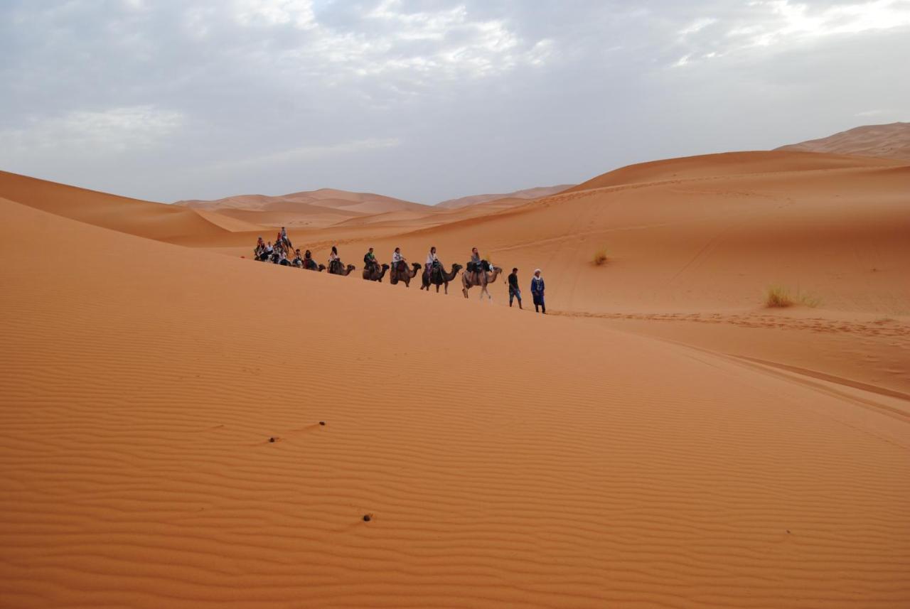Desert Camel Trekking Camp Merzouga Exteriör bild